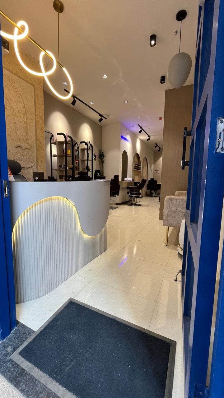 The blue salon entrance and reception viewed from inside IPSA